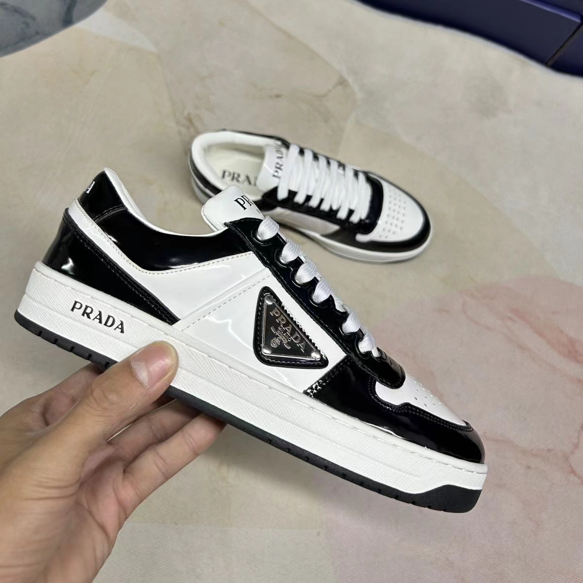 【正規取扱店】Prada 人気靴