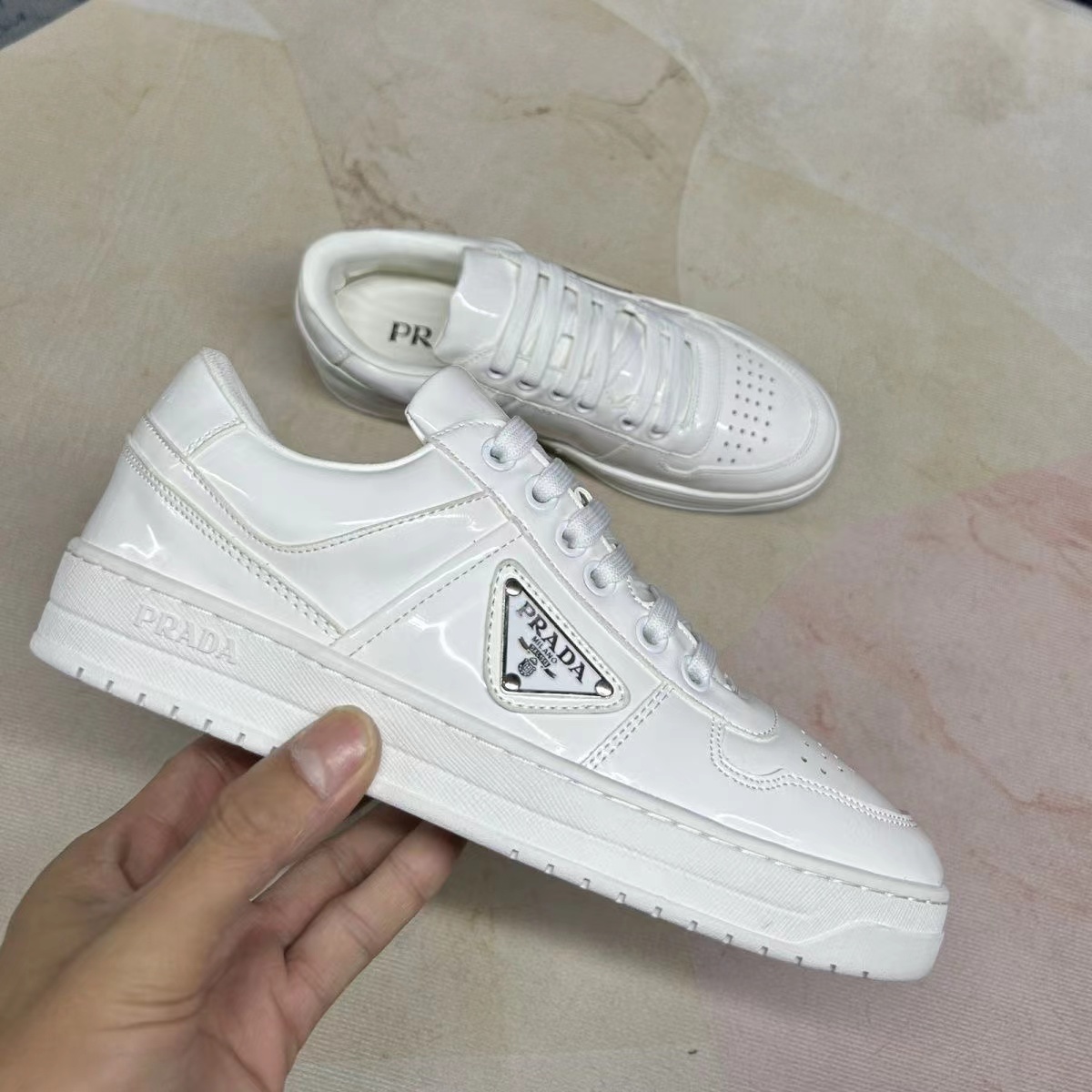 【正規取扱店】Prada 人気靴