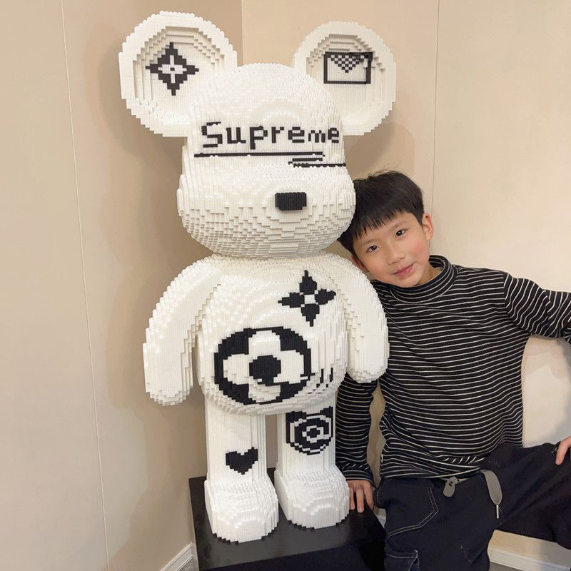 【海外ブランド直営店】Louis Vuitton&supremeレゴ ブリックベア