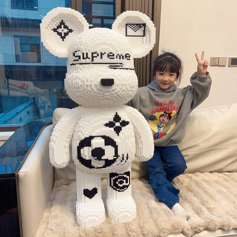 【海外ブランド直営店】Louis Vuitton&supremeレゴ ブリックベア