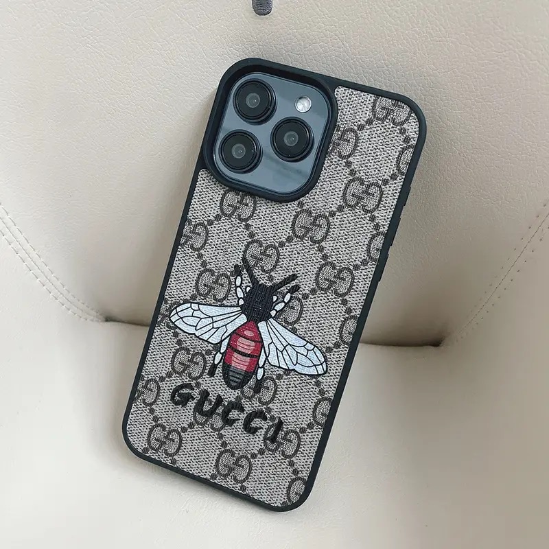 GUCCI 小柄モノグラム 電話ケース