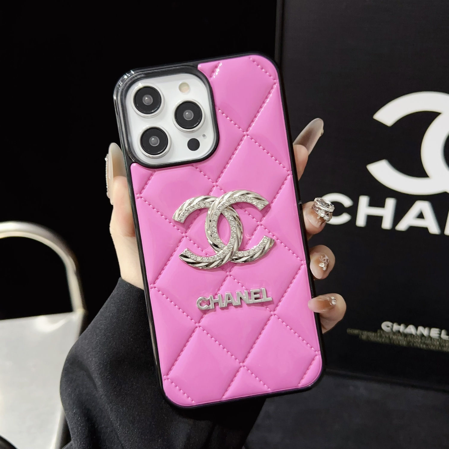 CHANEL電話ケース