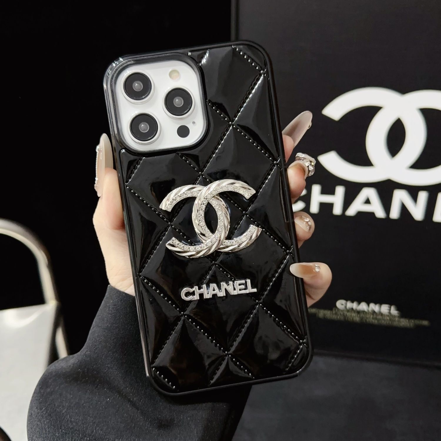 CHANEL電話ケース