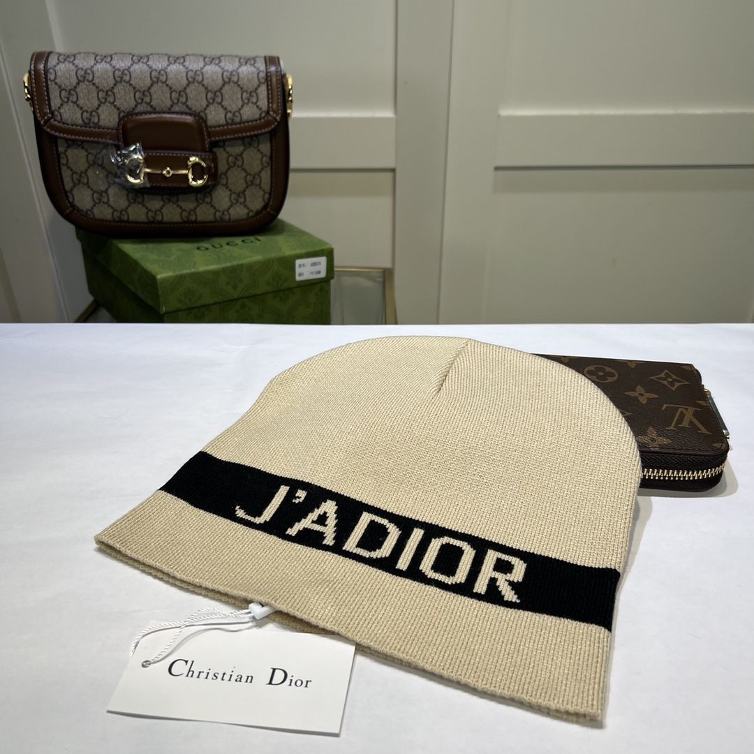 【Dior旗艦店】（ディオール）ニットウールハット ご好評に付き再入荷！！