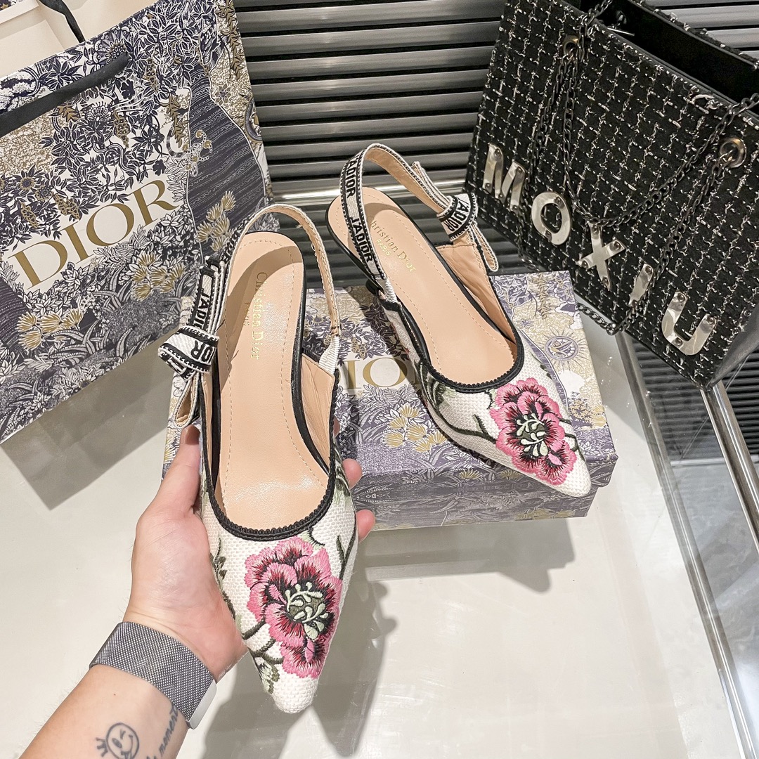 DIOR 新作刺繍ハイヒール 07zm 95759