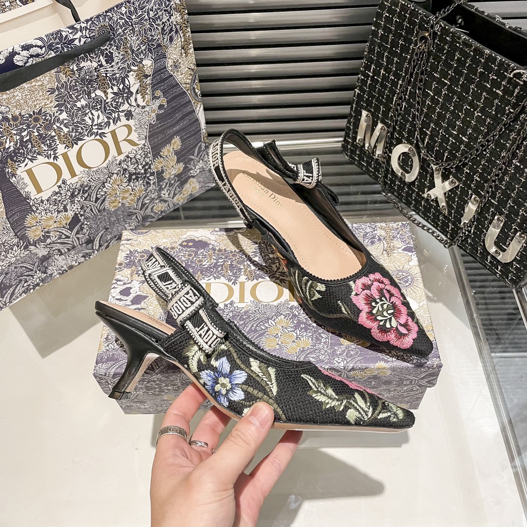 DIOR 新作刺繍ハイヒール 08zm 95759