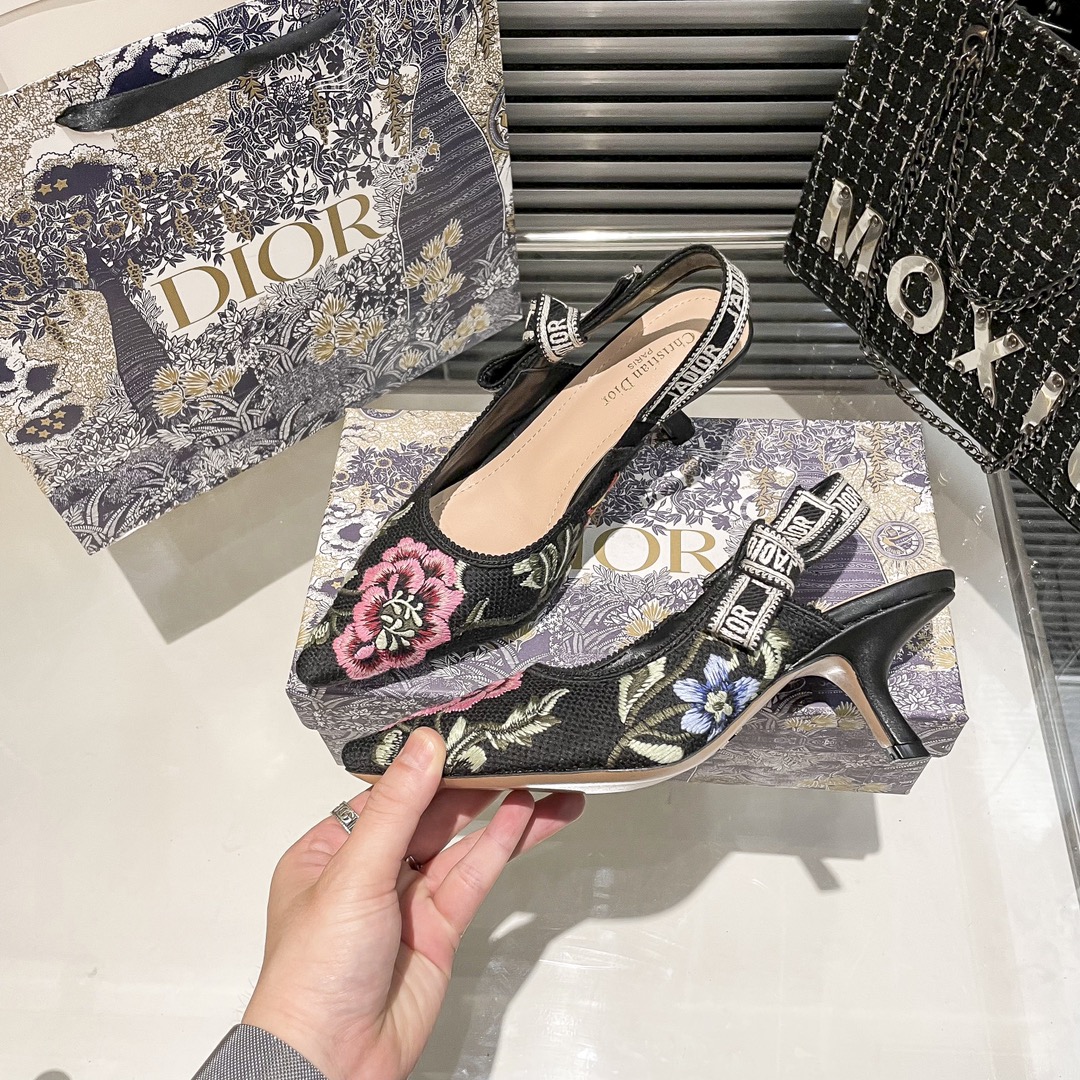 DIOR 新作刺繍ハイヒール 08zm 95759