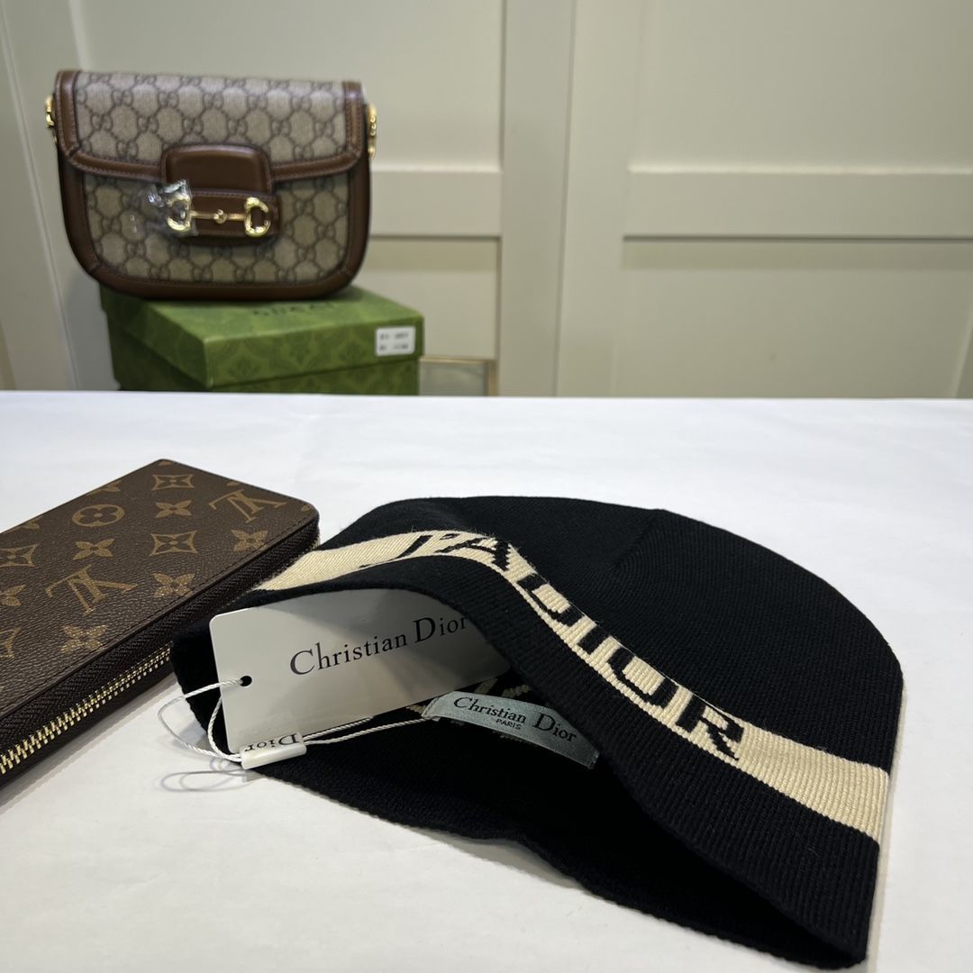 【Dior旗艦店】（ディオール）ニットウールハット ご好評に付き再入荷！！