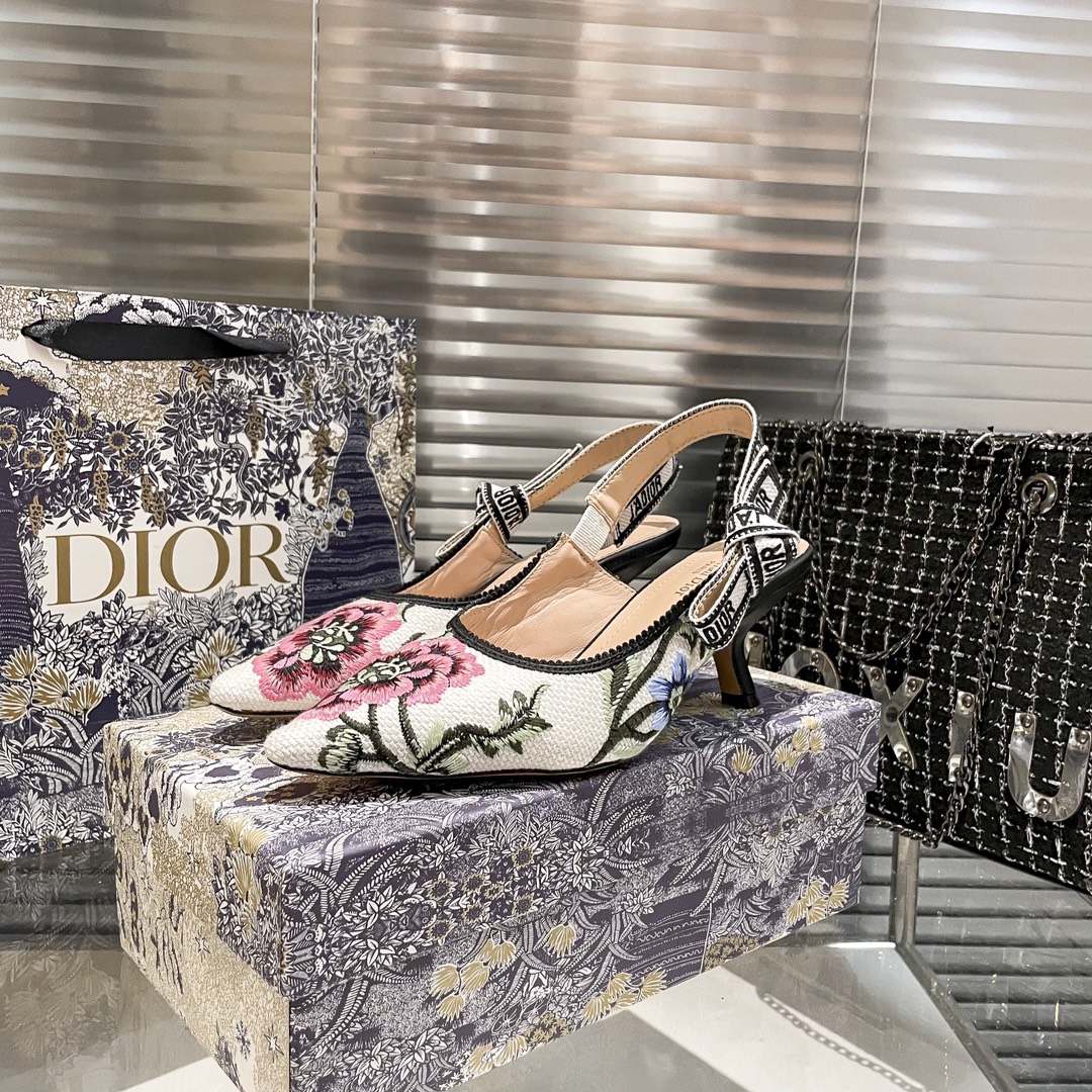 DIOR 新作刺繍ハイヒール 07zm 95759