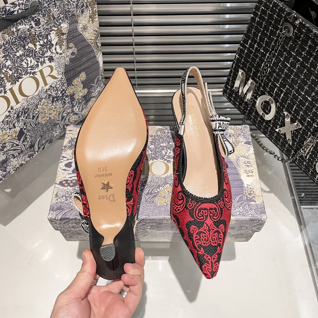 DIOR 新作刺繍ハイヒール 10zm 95759