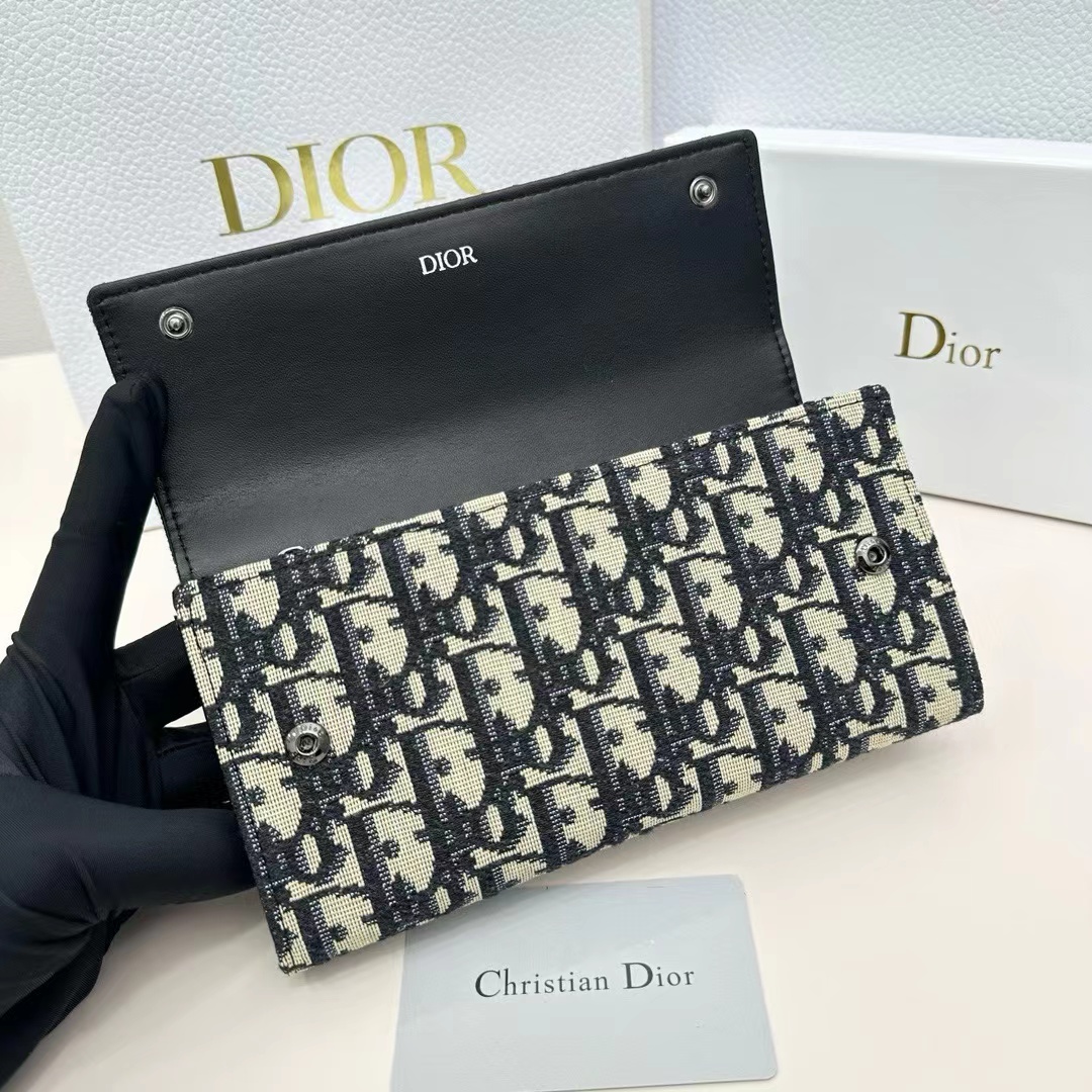 Dior 人気財布　Ｄ30