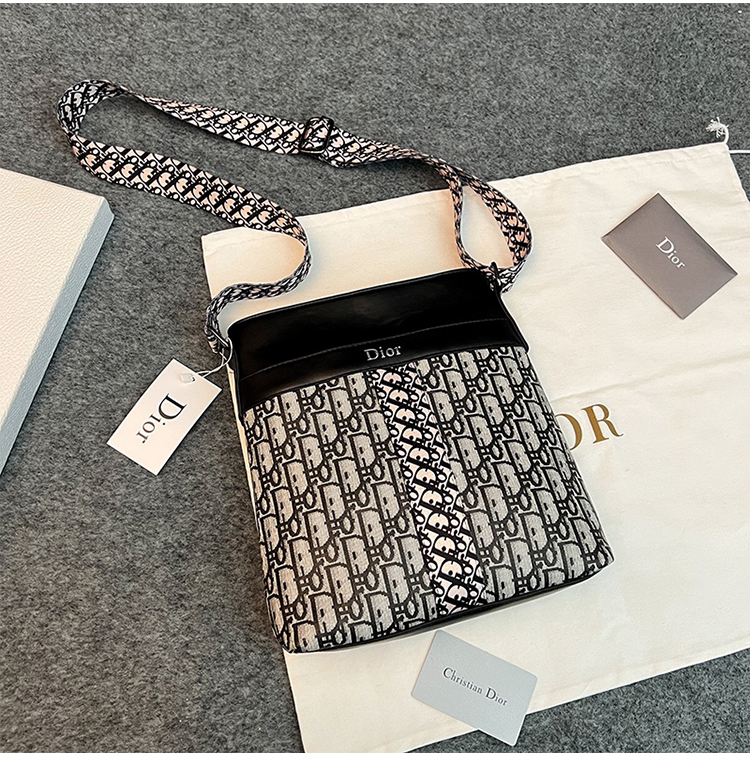 DIORメンズクロスボディバッグ 17 al 93807