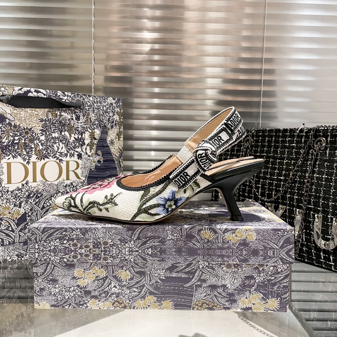 DIOR 新作刺繍ハイヒール 07zm 95759