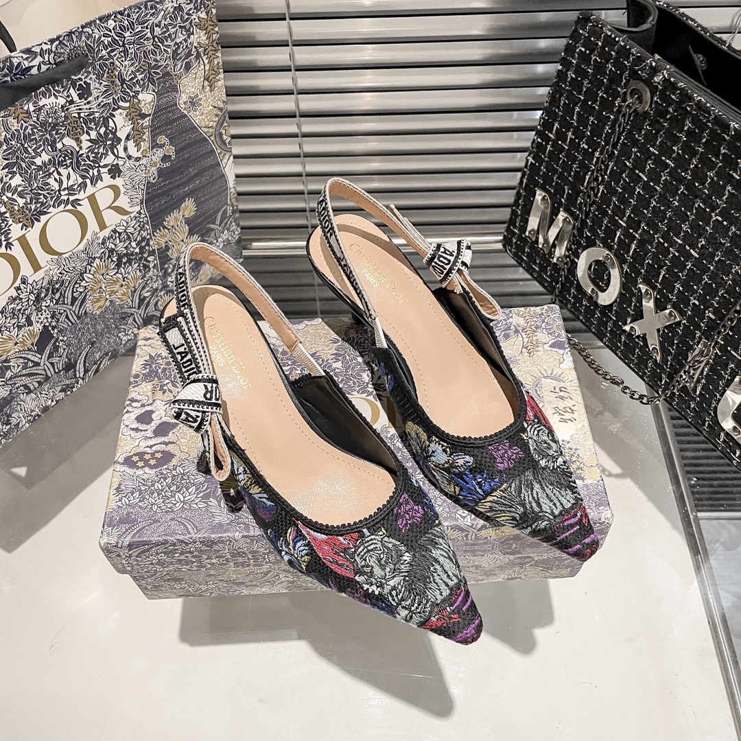DIOR 新作刺繍ハイヒール 09zm 95759