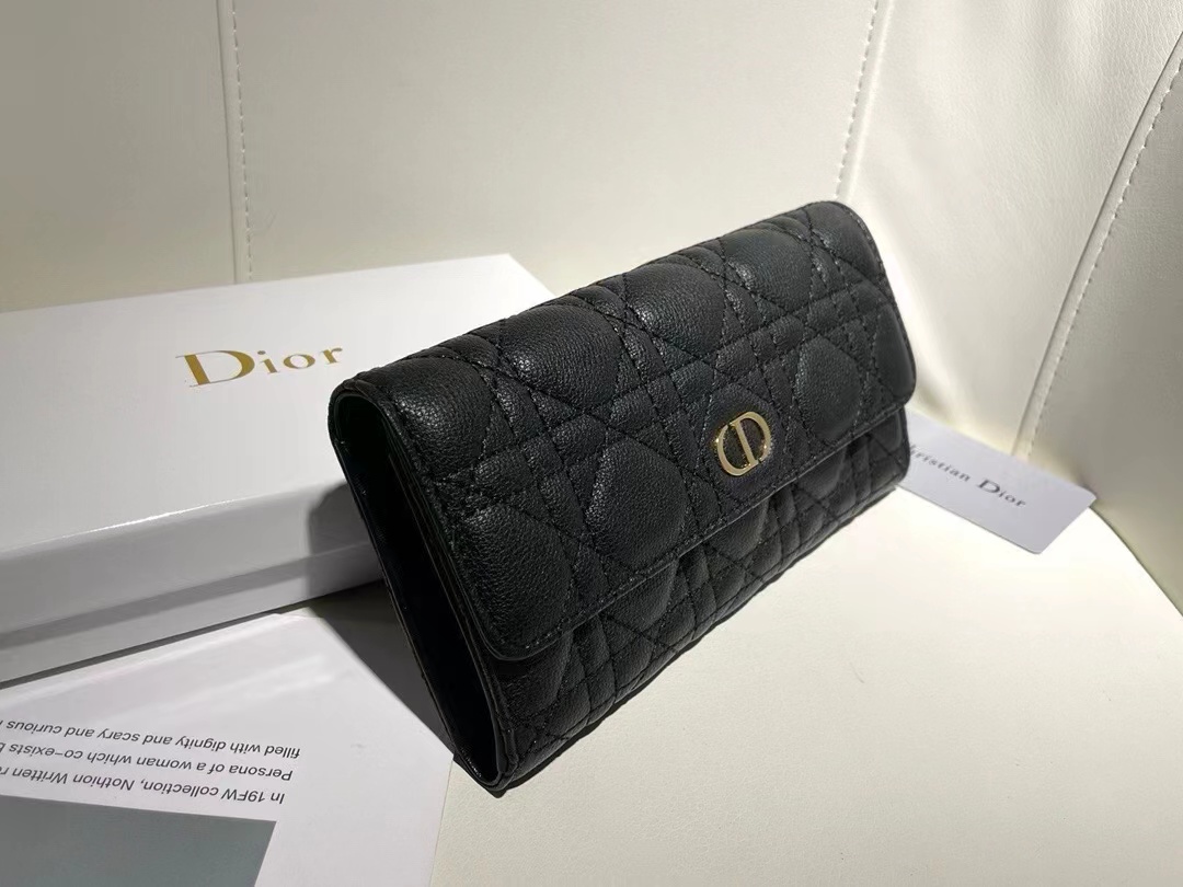 Dior　人気財布