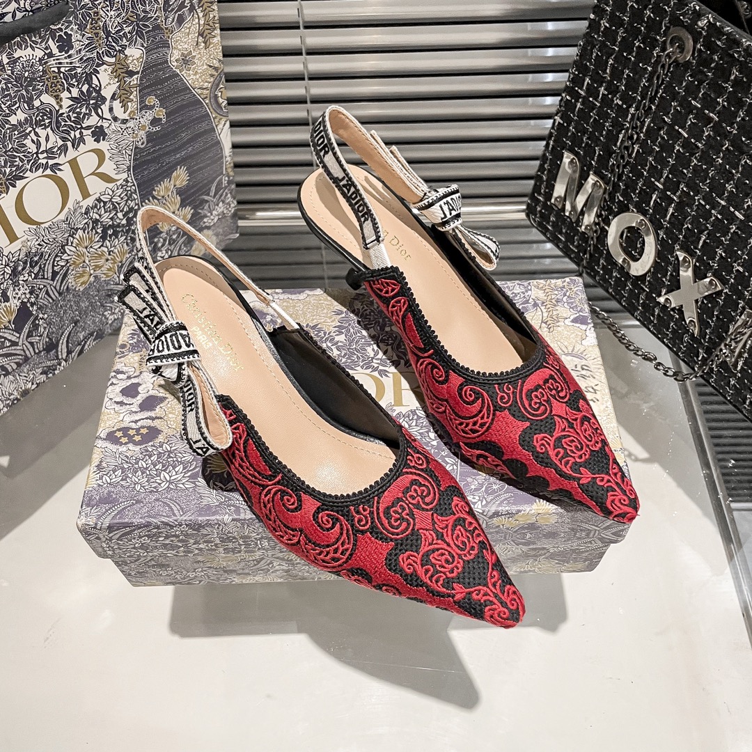 DIOR 新作刺繍ハイヒール 10zm 95759