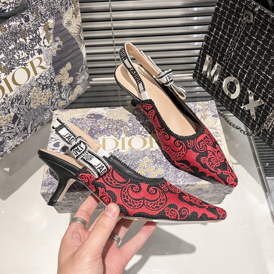 DIOR 新作刺繍ハイヒール 10zm 95759