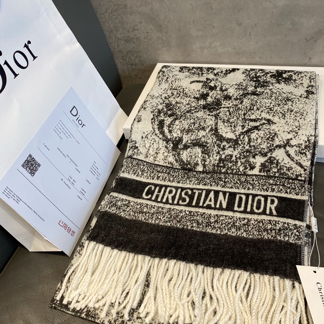 Dior（ディオール） リバーシブルスカーフ