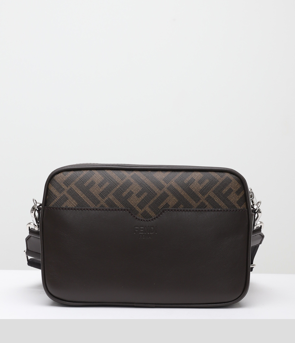 FENDI ブラウンFFファブリック バッグ カメラケース