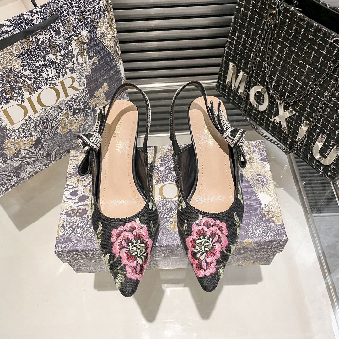 DIOR 新作刺繍ハイヒール 08zm 95759