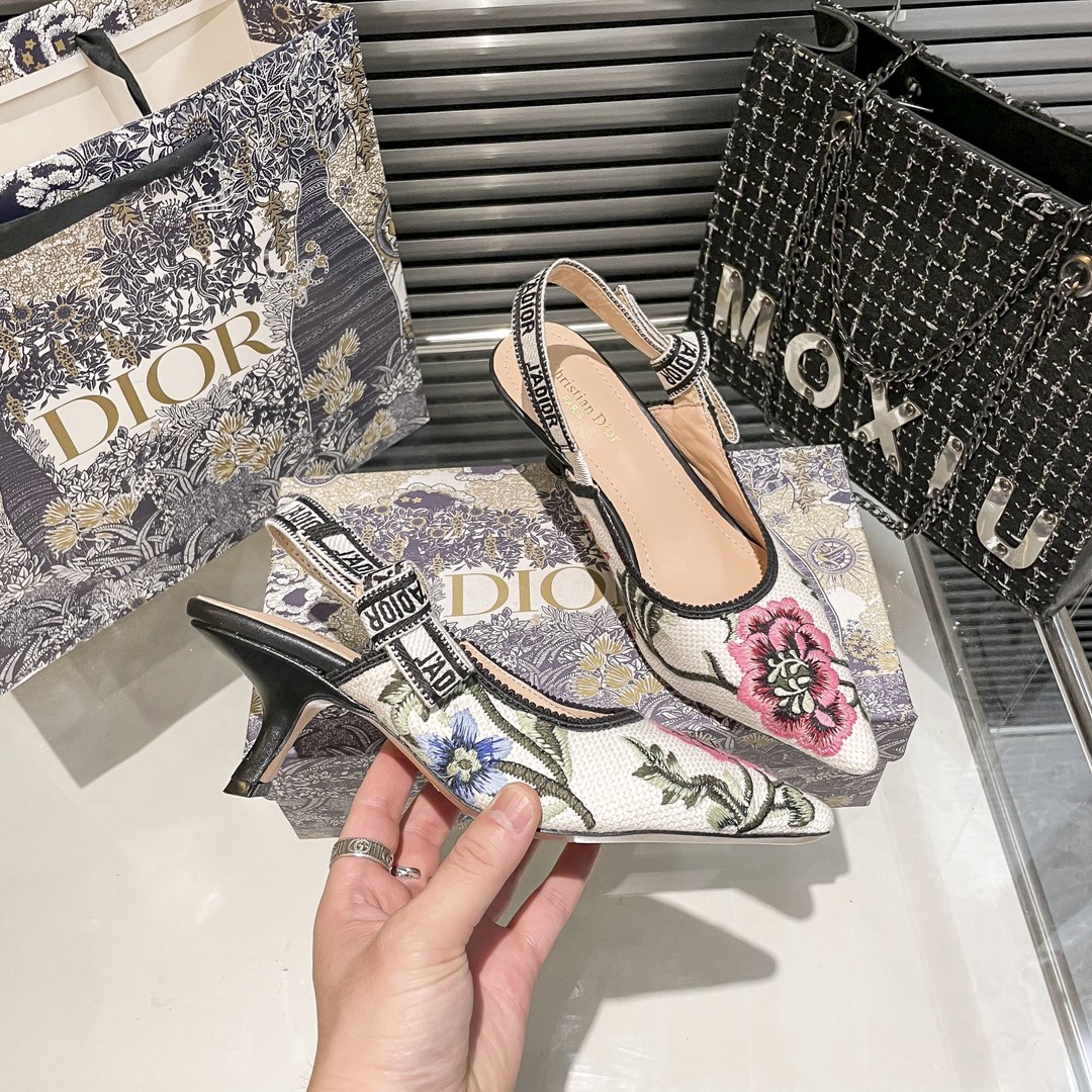 DIOR 新作刺繍ハイヒール 07zm 95759