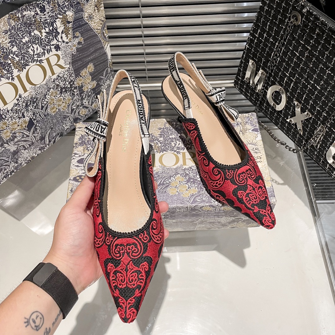 DIOR 新作刺繍ハイヒール 10zm 95759