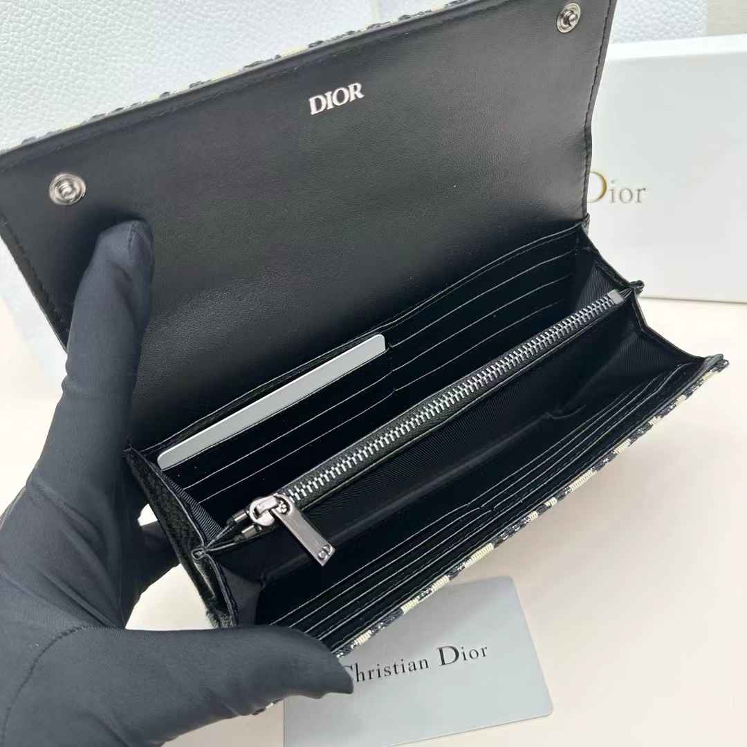Dior 人気財布　Ｄ30