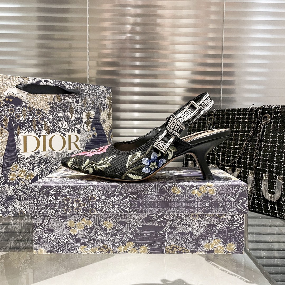 DIOR 新作刺繍ハイヒール 08zm 95759