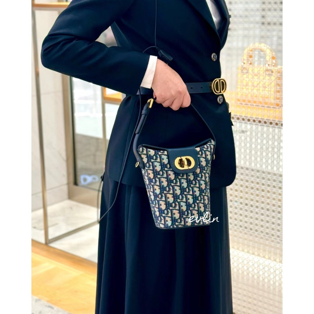 【大ヒットの予感】30 MONTAIGNE DIOR AMBERミニ バケットバッグ S2319UTZQ_M928