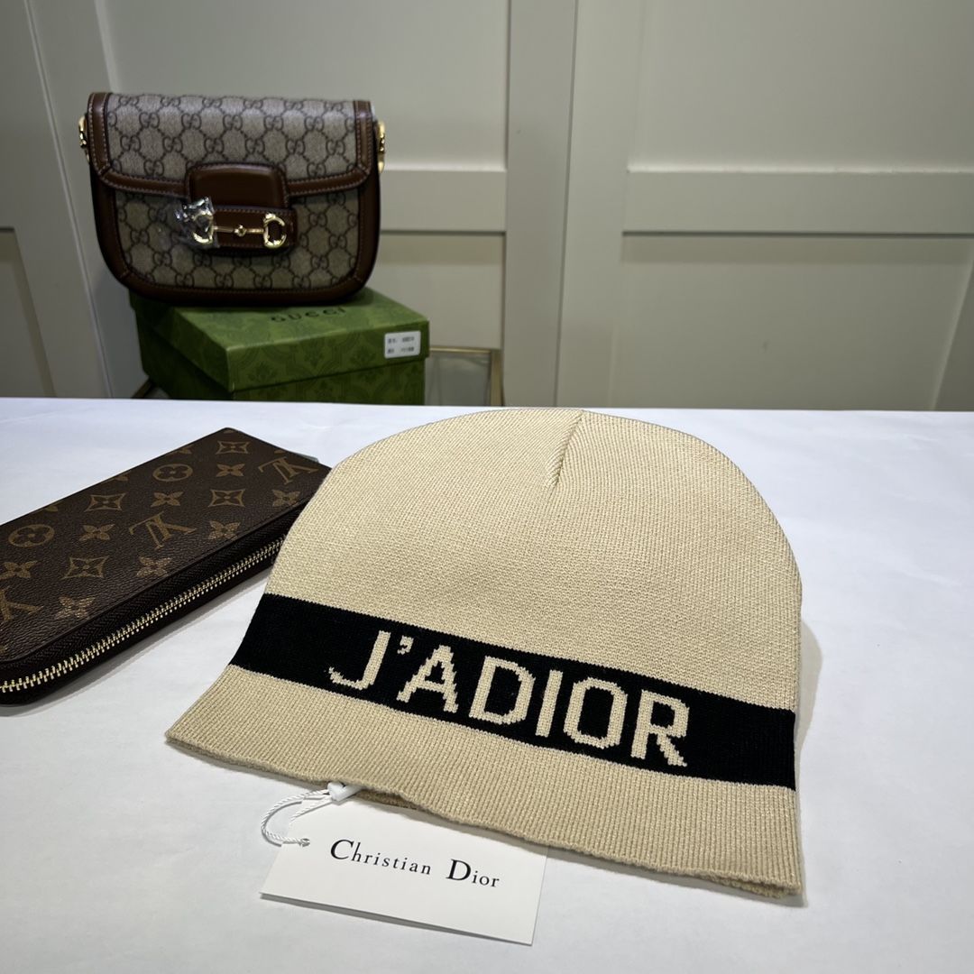 【Dior旗艦店】（ディオール）ニットウールハット ご好評に付き再入荷！！