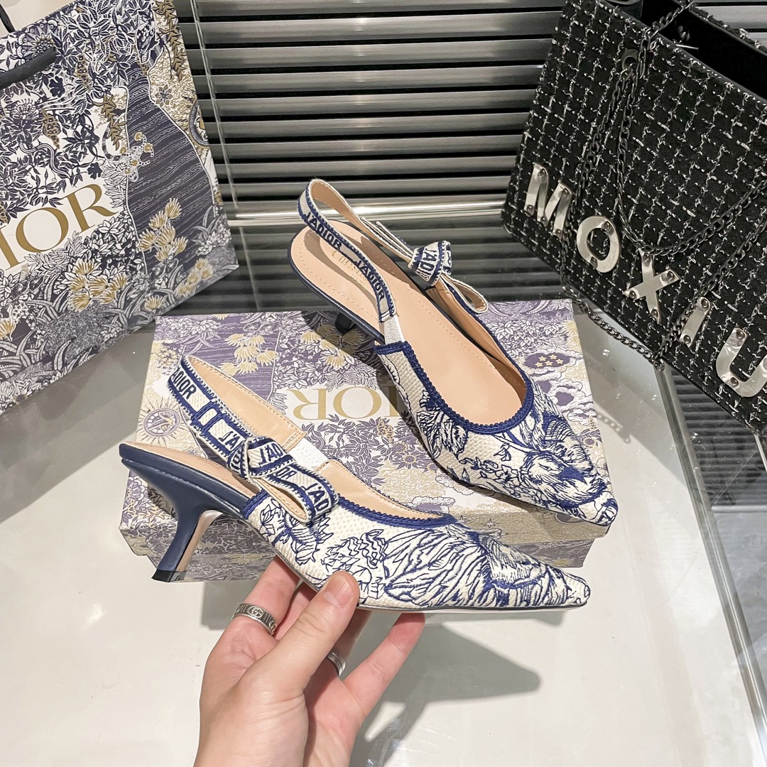 DIOR 新作刺繍ハイヒール 06zm 95759