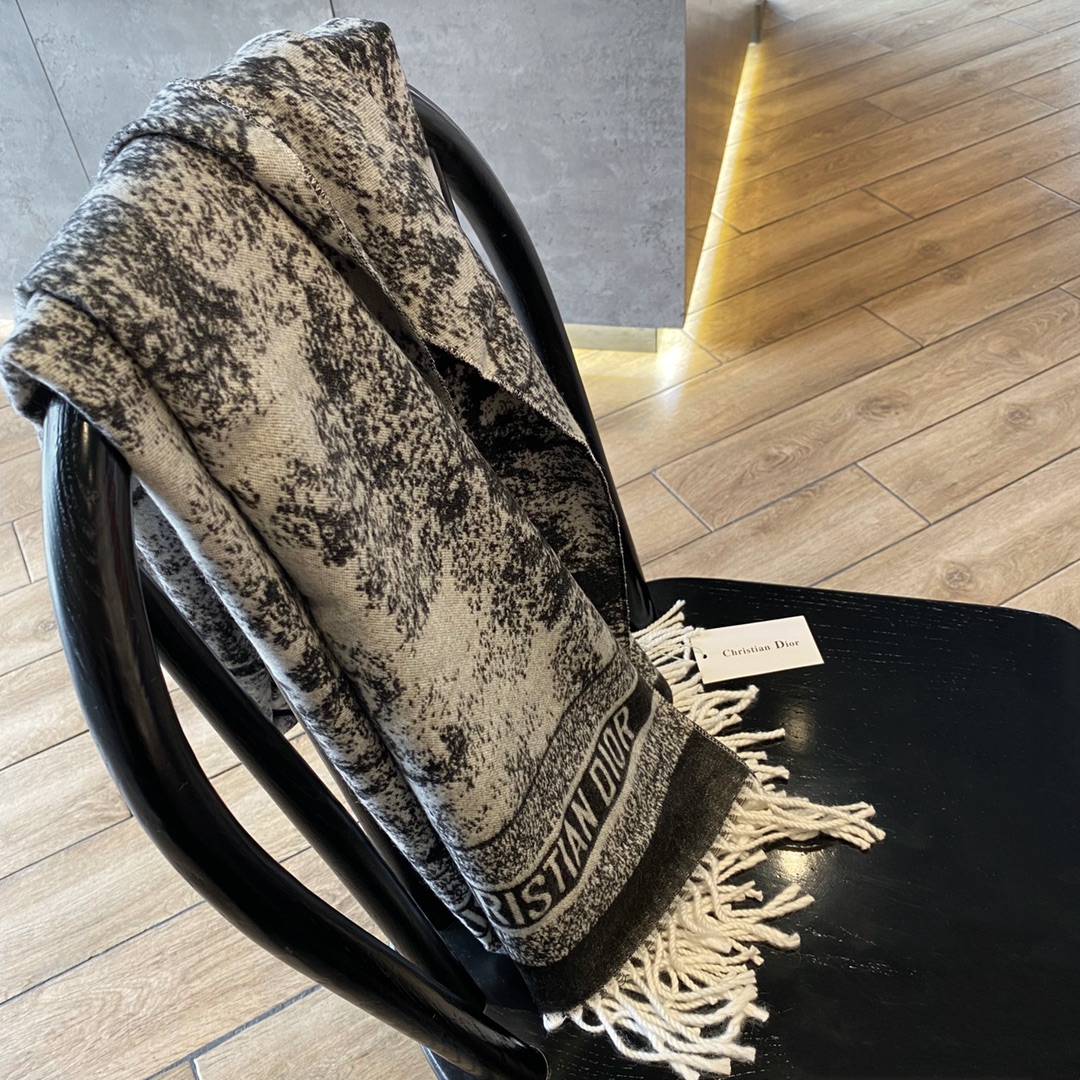 Dior（ディオール） リバーシブルスカーフ