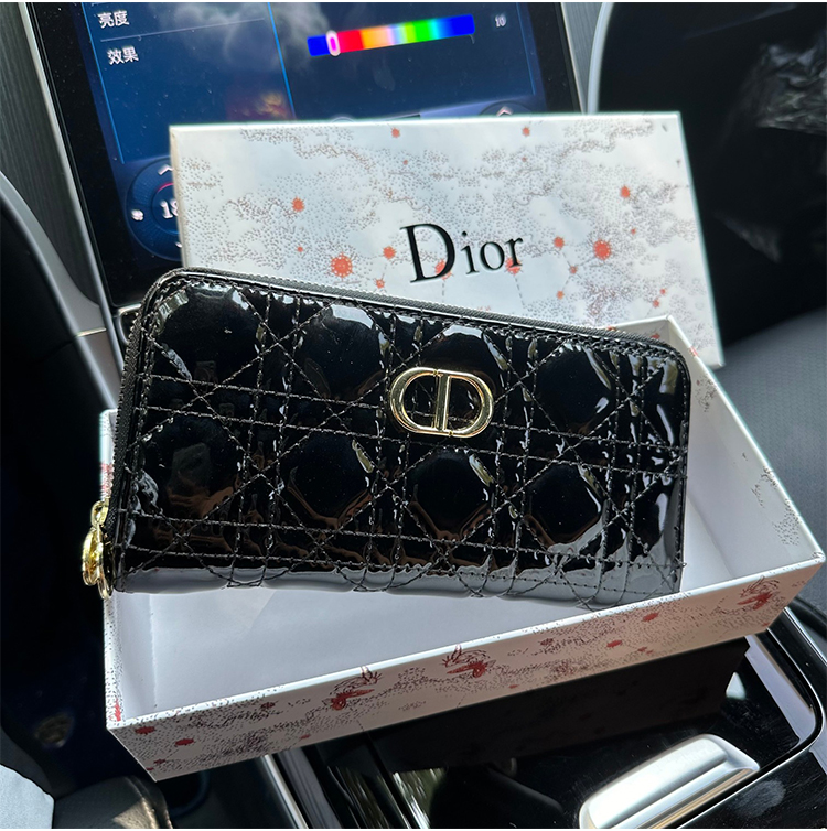 DIORショートウォレット 28 al 93465