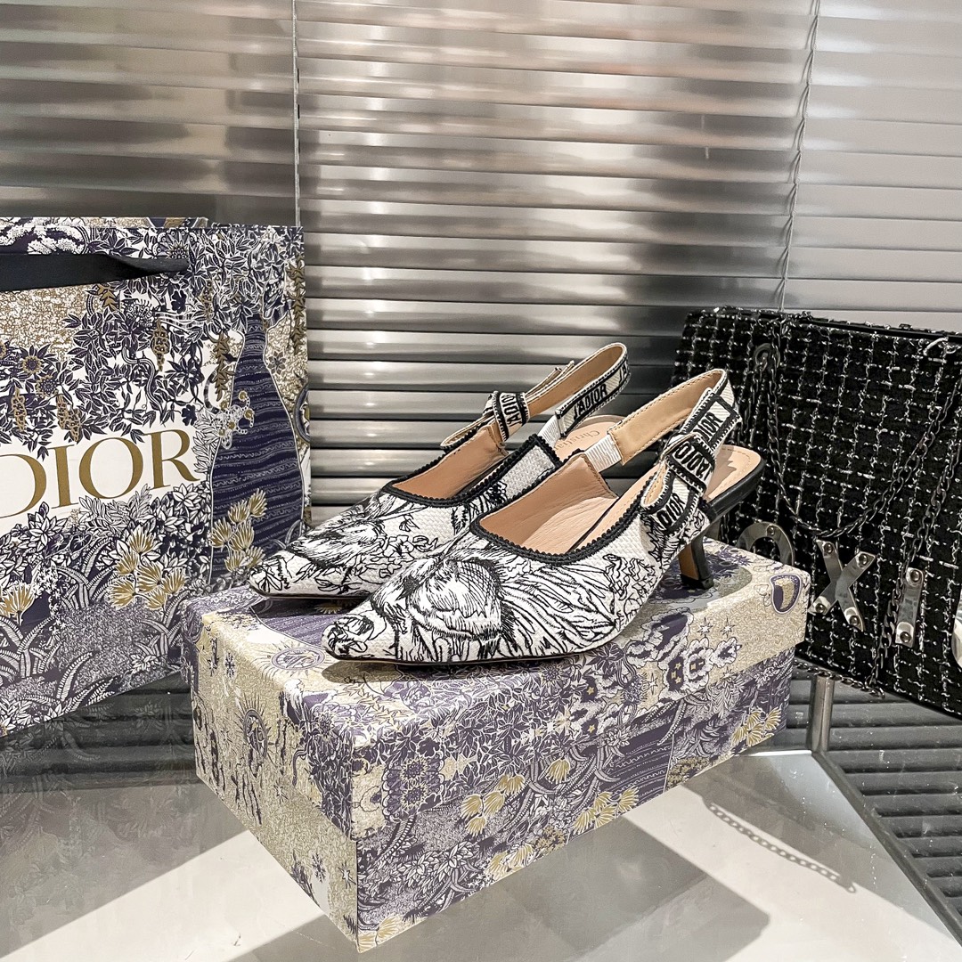 DIOR 新作刺繍ハイヒール 03zm 95759