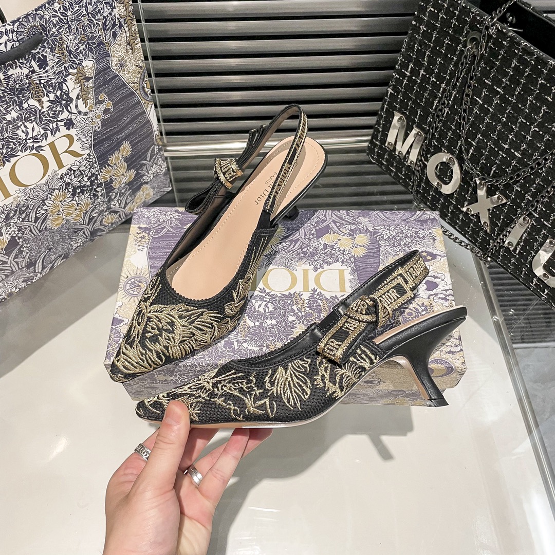 DIOR 新作刺繍ハイヒール 04zm 95759