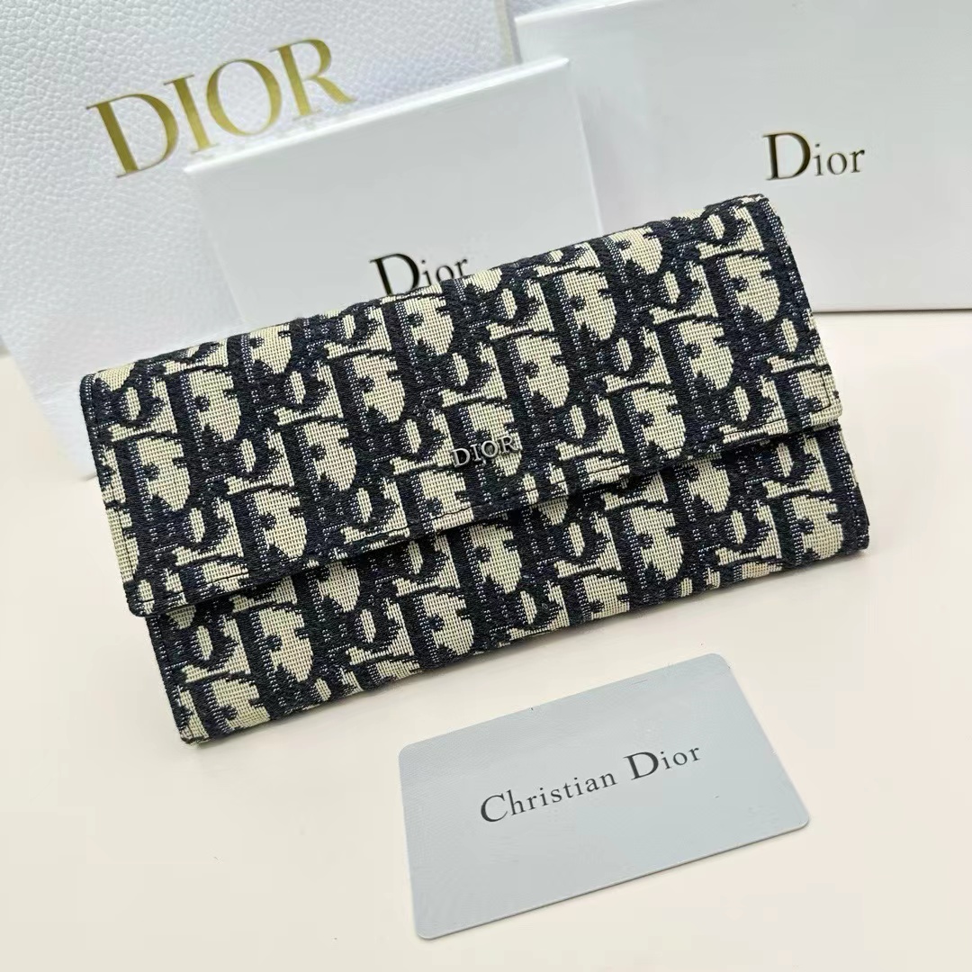 Dior 人気財布　Ｄ30