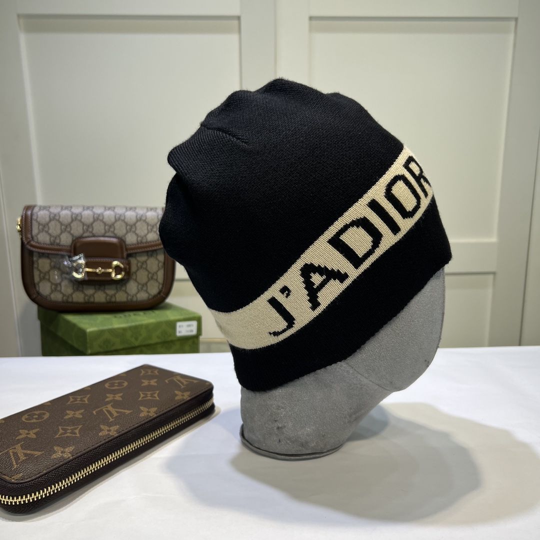 【Dior旗艦店】（ディオール）ニットウールハット ご好評に付き再入荷！！