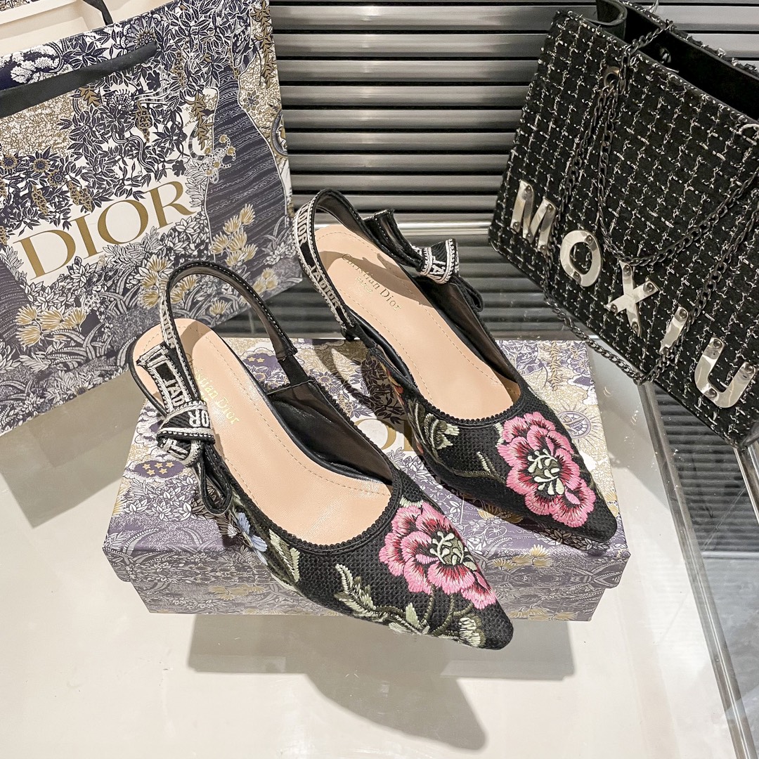DIOR 新作刺繍ハイヒール 08zm 95759