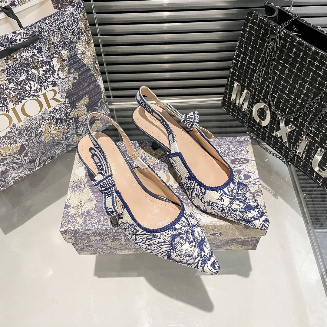 DIOR 新作刺繍ハイヒール 06zm 95759