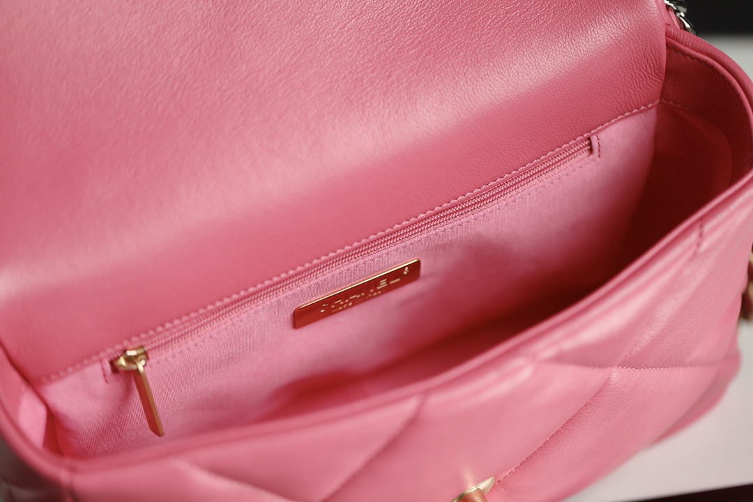 Chanel 19 AS1160