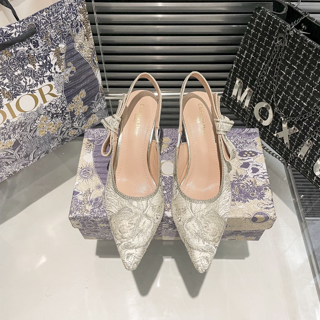 DIOR 新作刺繍ハイヒール 02zm 95759