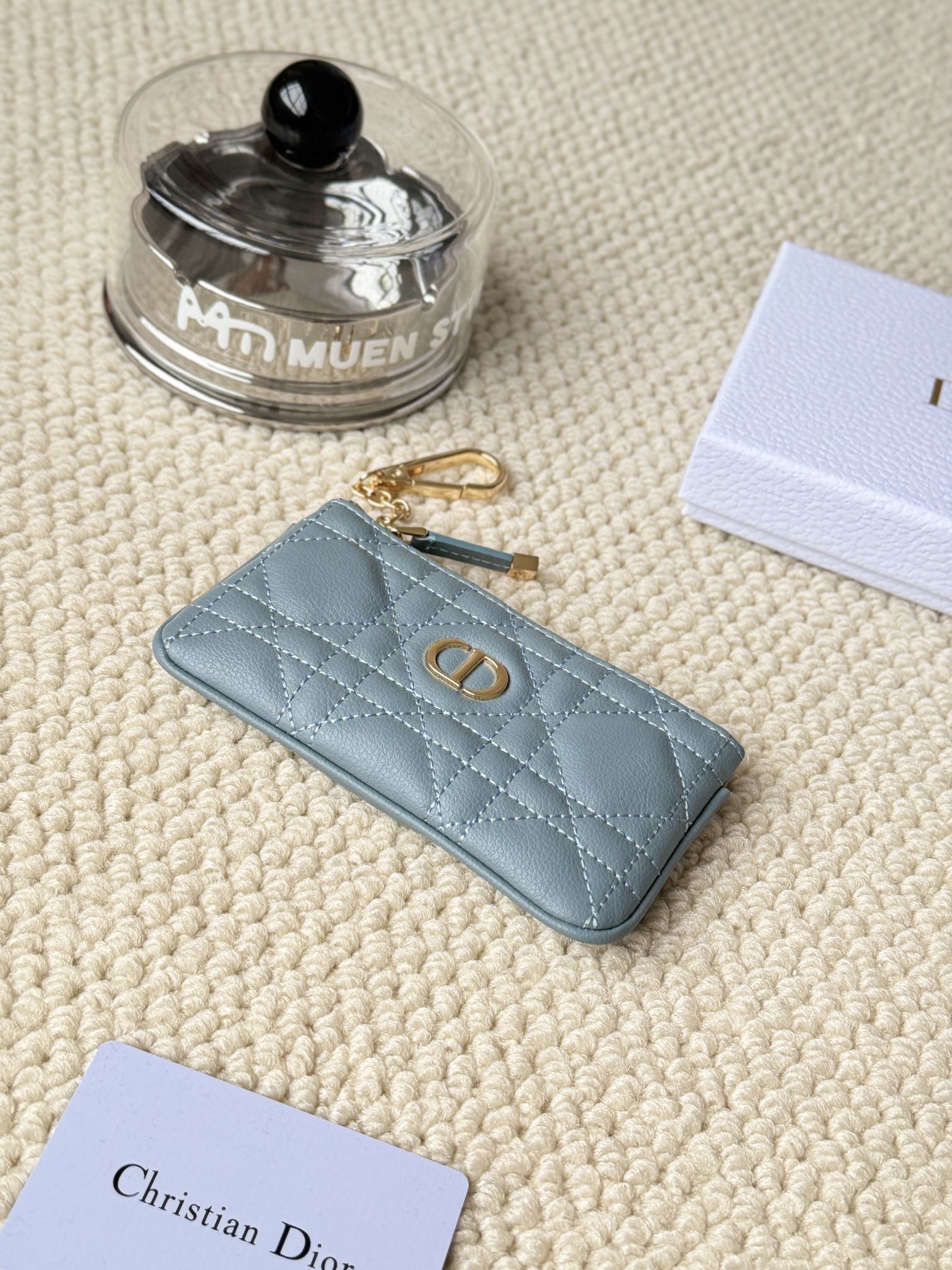 Dior 小銭入れ に飾りを付ける zm 94914