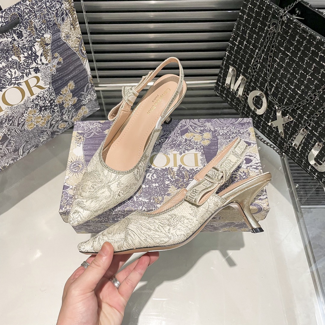 DIOR 新作刺繍ハイヒール 02zm 95759