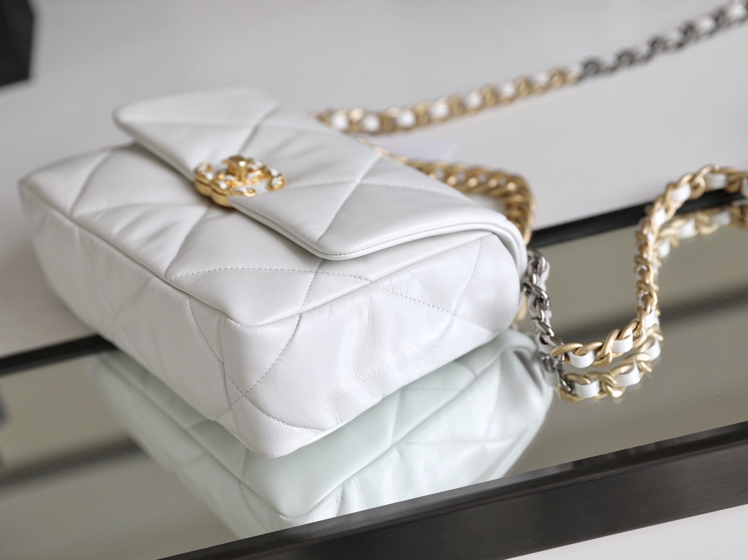 Chanel 19 AS1160