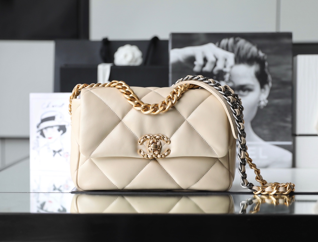 Chanel 19 AS1160