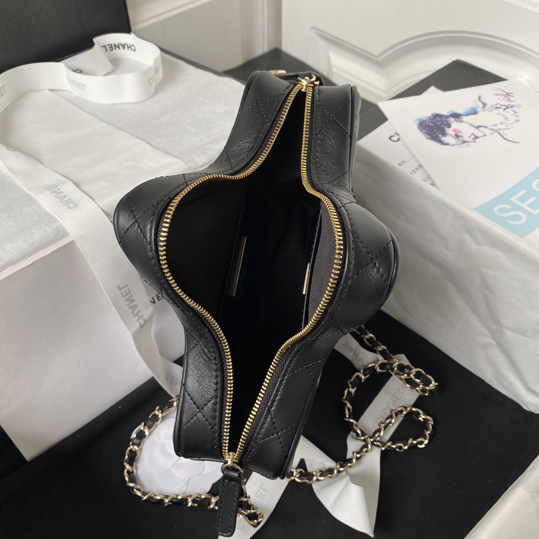CHANEL 2024 Cruise CHANEL ☆STAR HANDBAG ☆AS4579