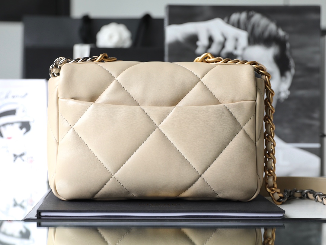 Chanel 19 AS1160