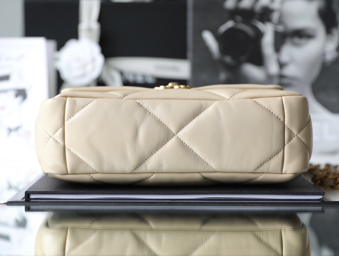 Chanel 19 AS1160