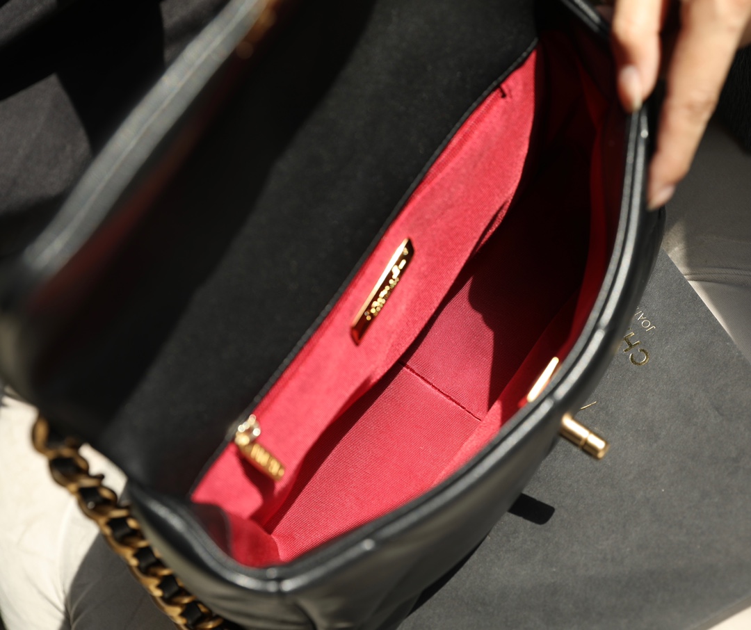 Chanel 19 AS1160