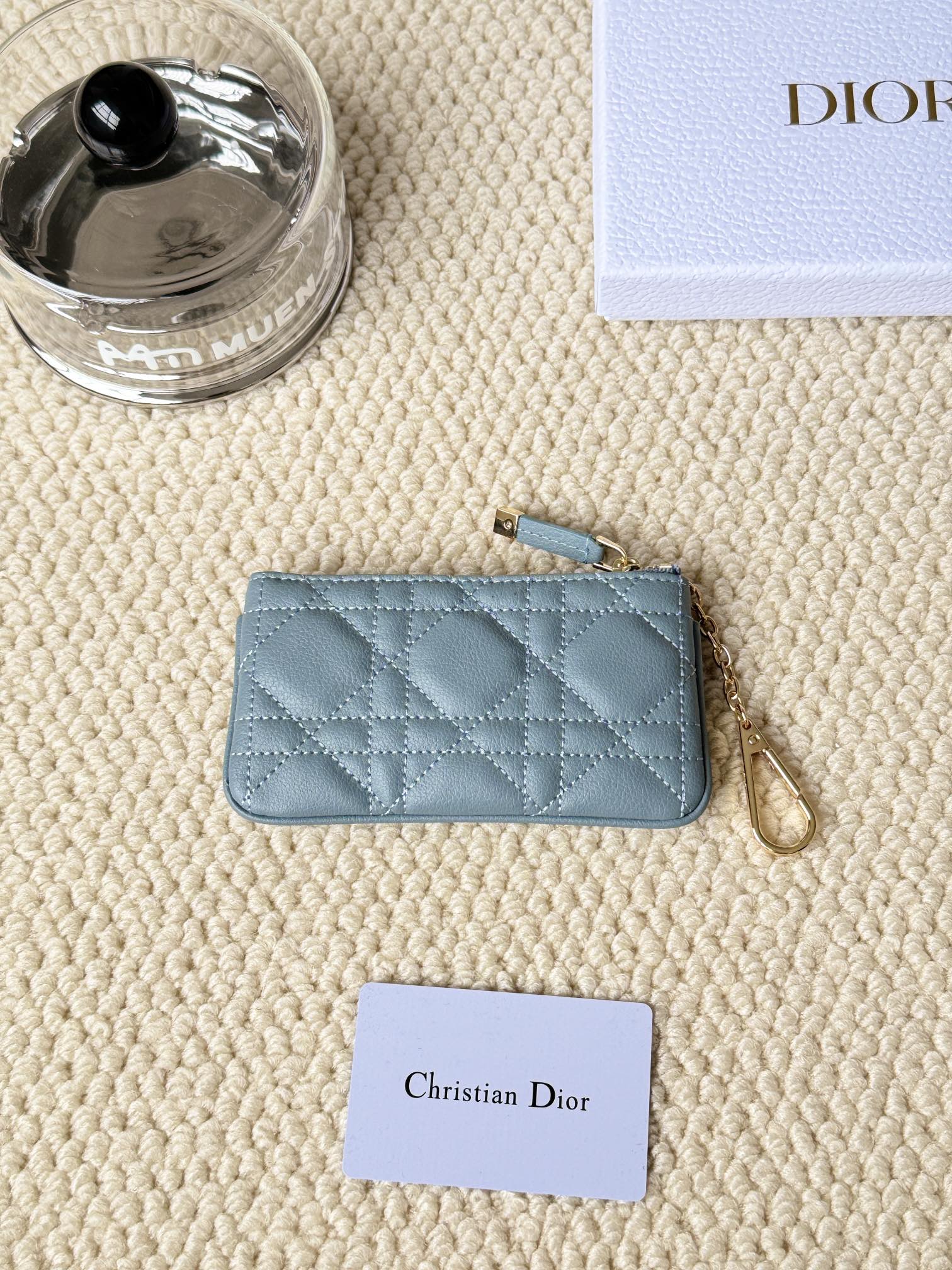 Dior 小銭入れ に飾りを付ける zm 94914